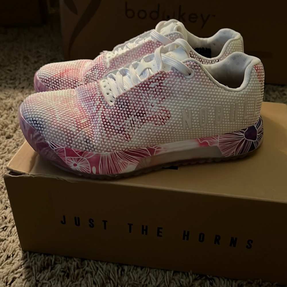 NOBULL TRAINER+ SIZE 6.5 FLORAL COLLECTION